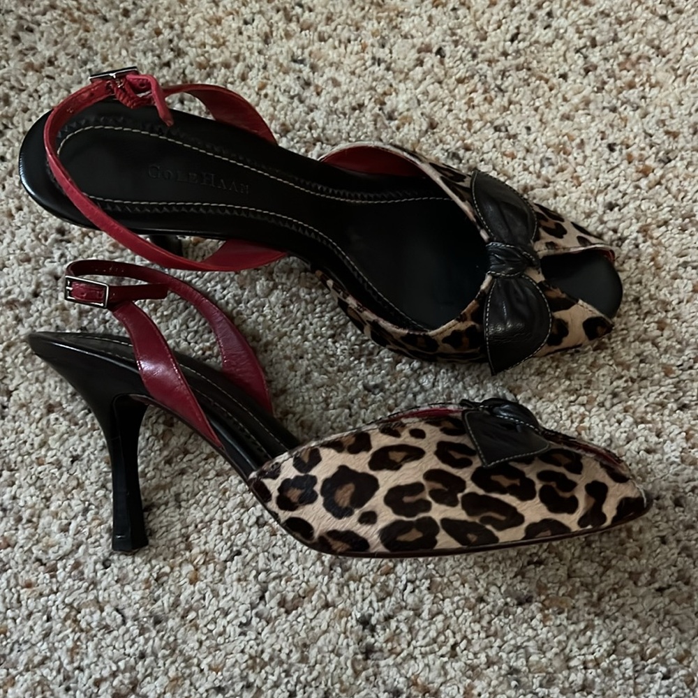 Cole haan vintage peep toe leopard sling back
